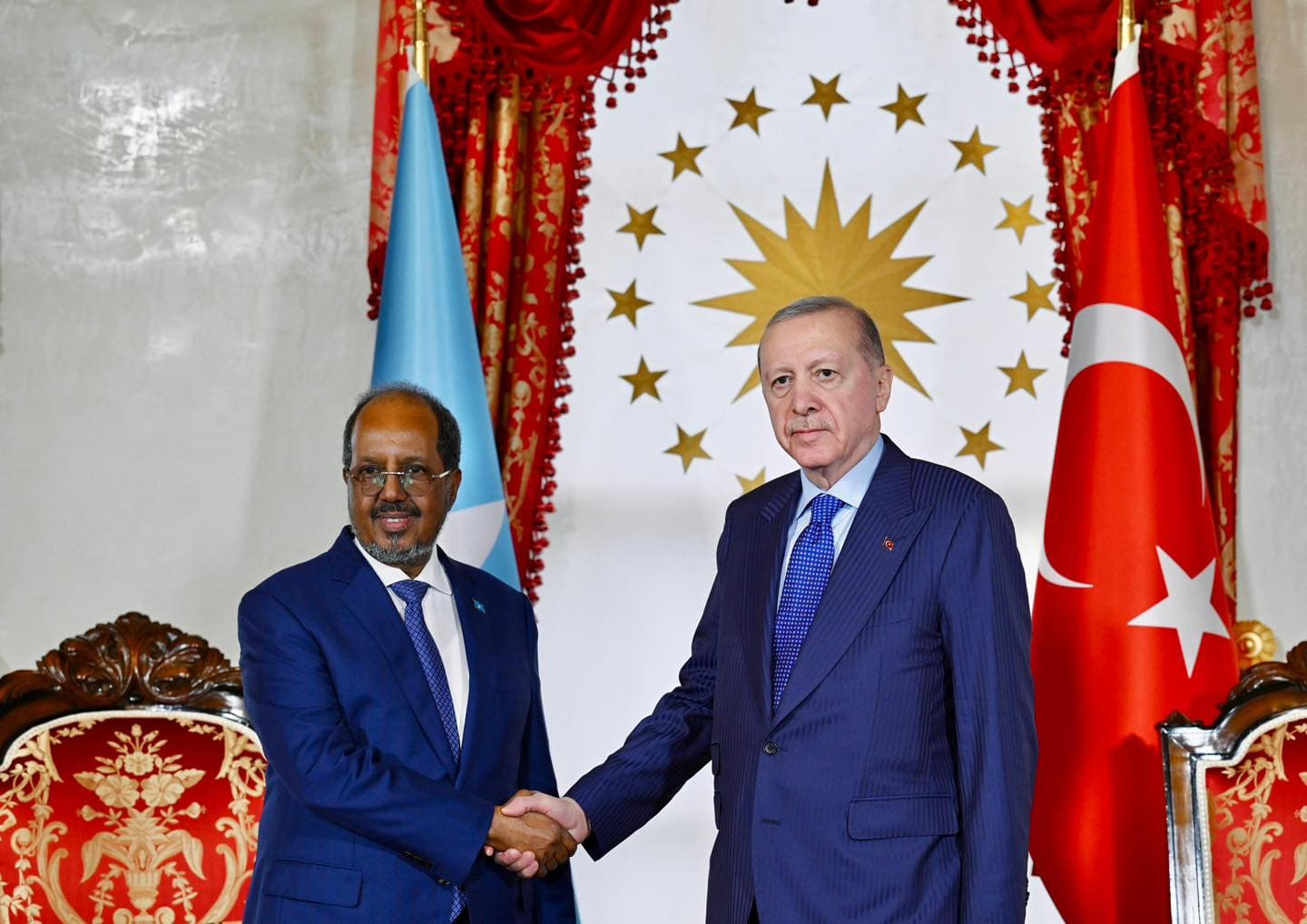 الرئيس الصومالي يلتقي أردوغان ويتجه إلى منتدى أنطاليا