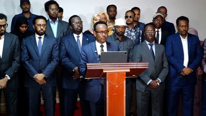 سياسيون من صوماليلانذ يحذّرون الحكومة المركزية من اتخاذ إجراءات انتقامية ضد الإقليم