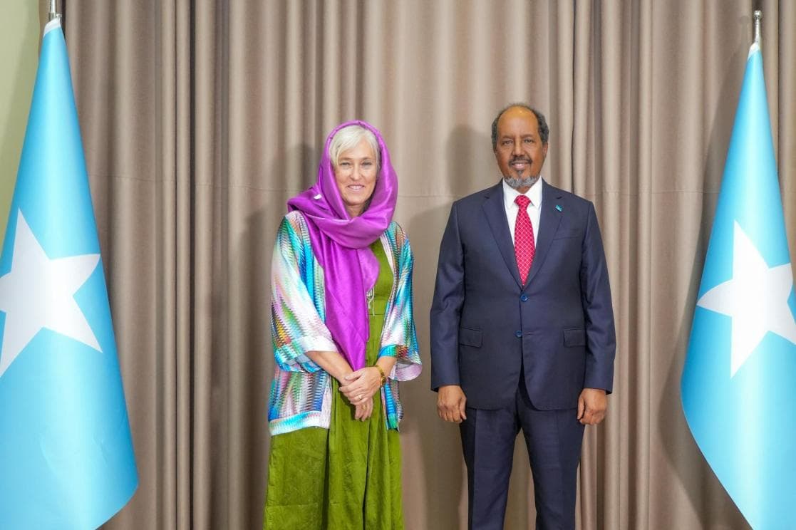 رحّب الاتحاد الأوروبي بدعوة الرئيس حسن شيخ محمود لمجلس المستقبل لحضور اجتماع تشاوري وطني، داعيًا الأطراف الصومالية إلى العمل معًا نحو تحقيق توافق سياسي وتعزيز الوحدة الوطنية. الصورة: بعثة الاتحاد الأوروبي إلى الصومال