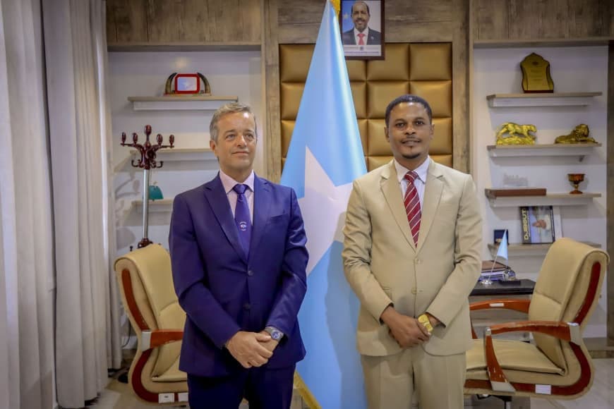الصومال وإيطاليا تبحثان تعزيز التعاون في الإعلام والثقافة والسياحة