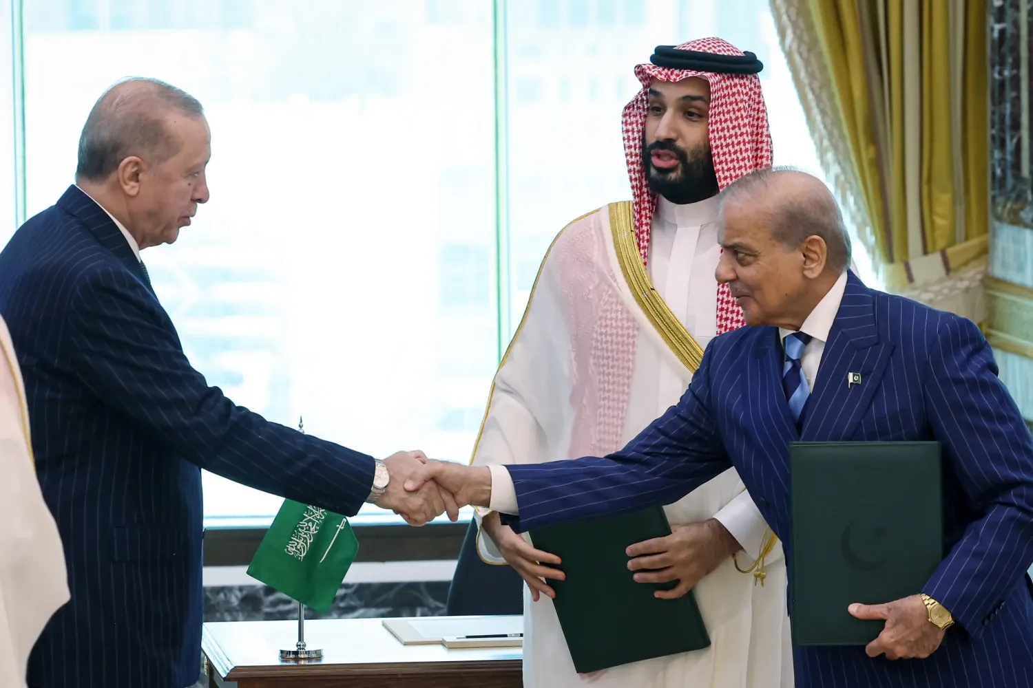 افتتاحية: ميثاق مكة الدفاعي يعيد رسم معادلة الأمن في الشرق الأوسط والقرن الإفريقي