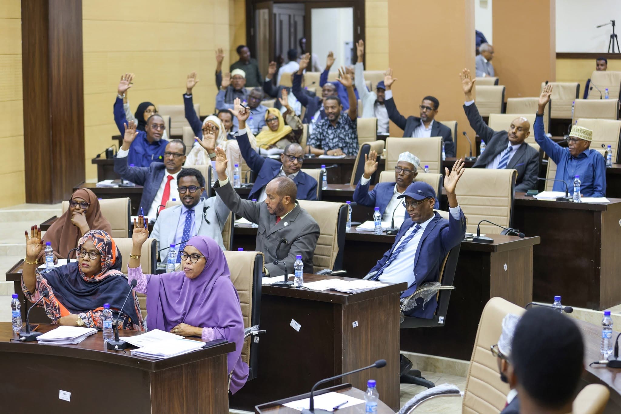مجلس الشيوخ الصومالي يقر قانون التعدين وتعديلات على «المشتريات الوطنية»