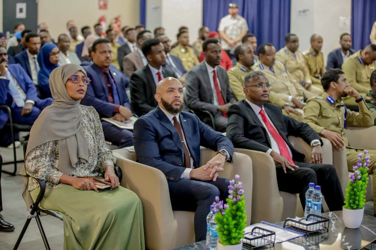 الصومال: 80 ضابطاً من الشرطة والمخابرات يكملون تدريباً أميركياً على التحقيقات