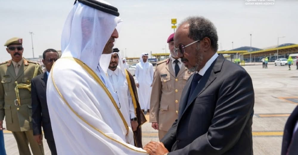 الرئيس الصومالي يصل إلى الدوحة لتقديم العزاء في وفاة الأمير السابق