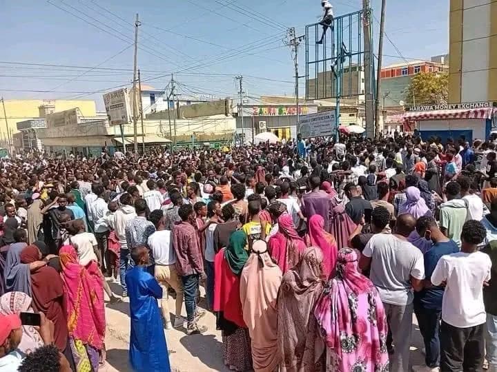 افتتاحية- مظاهرات مقديشو المرتقبة: اختبار للحكومة والمعارضة والشارع 