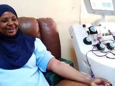 قصة عائشة دافالا: أعلى متبرعة بالدم من النساء في كينيا