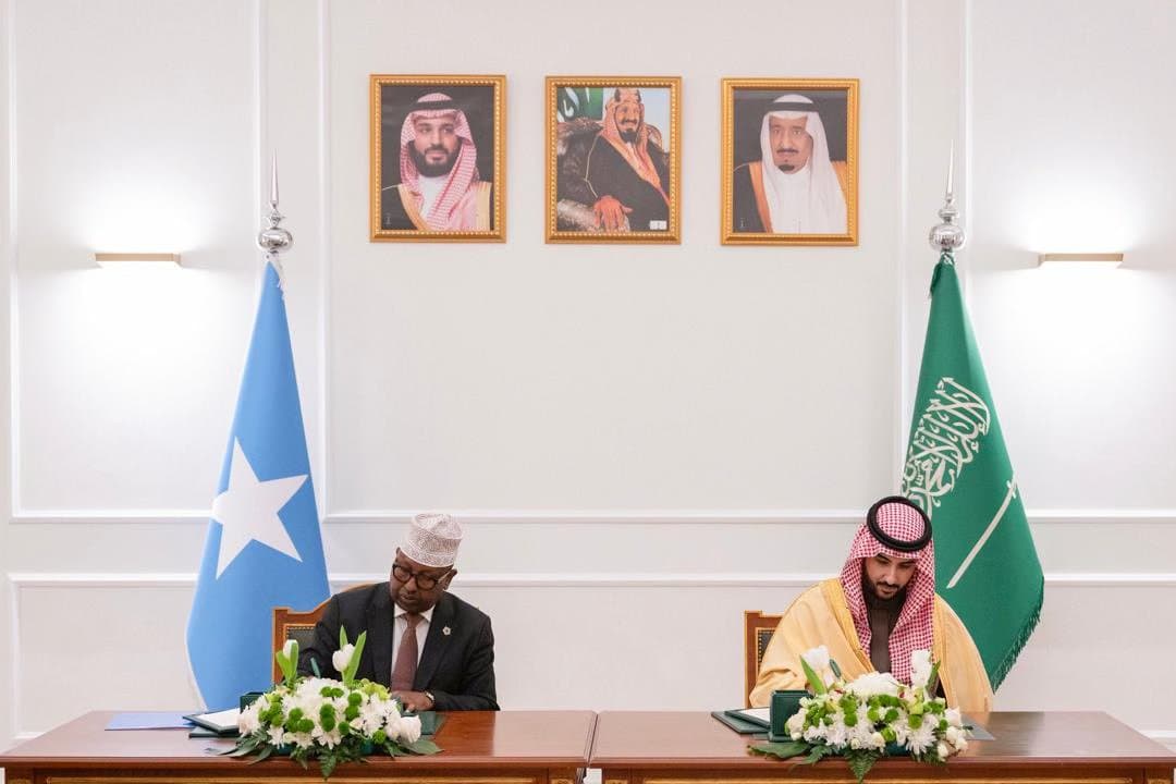 الصومال والسعودية توقّعان اتفاقًا لتعزيز التعاون العسكري