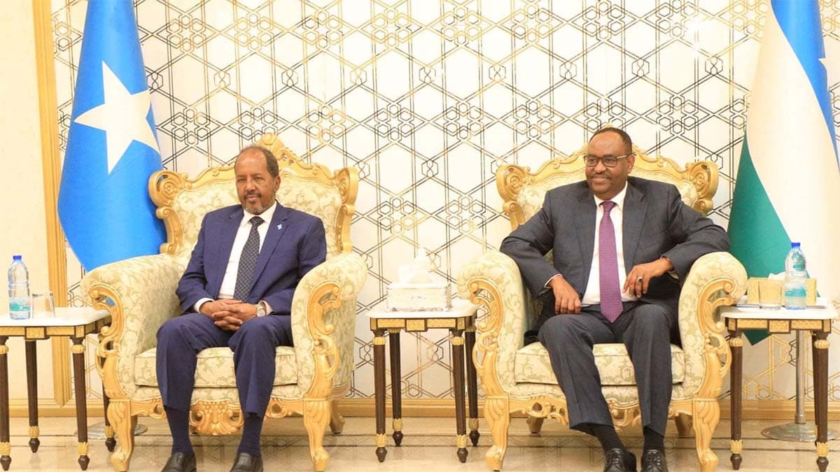 افتتاحية | انتخابات الصومال: كيف يرسم رجلان عملية «تنظيف الميدان» قبل بدء السباق الرئاسي؟