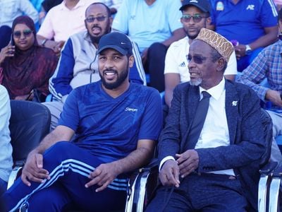  وزارة الشباب والرياضة تعلق عمل  رئيس وأمين عام اللجنة  الألومبية بتهم الفساد