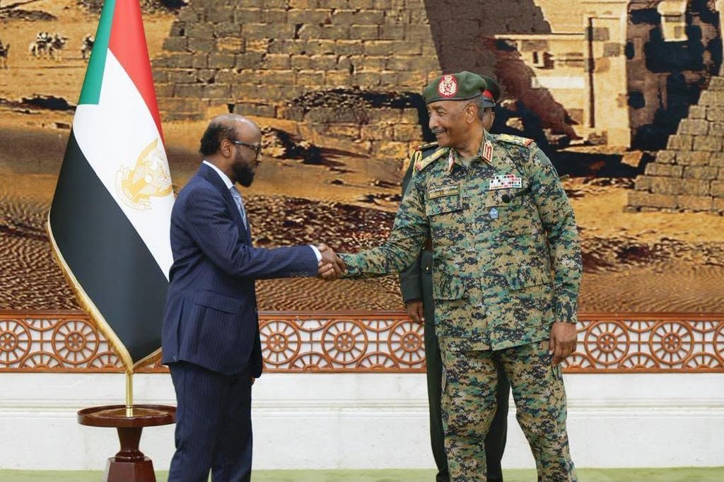 سفير الصومال الجديد لدى السودان يقدم أوراق اعتماده للبرهان