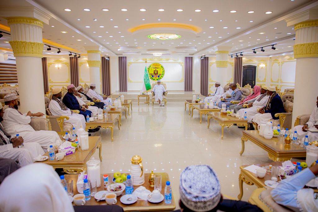 رئيس صوماليلاند عرّو يطلع علماء الدين على مستجدات الشؤون الخارجية