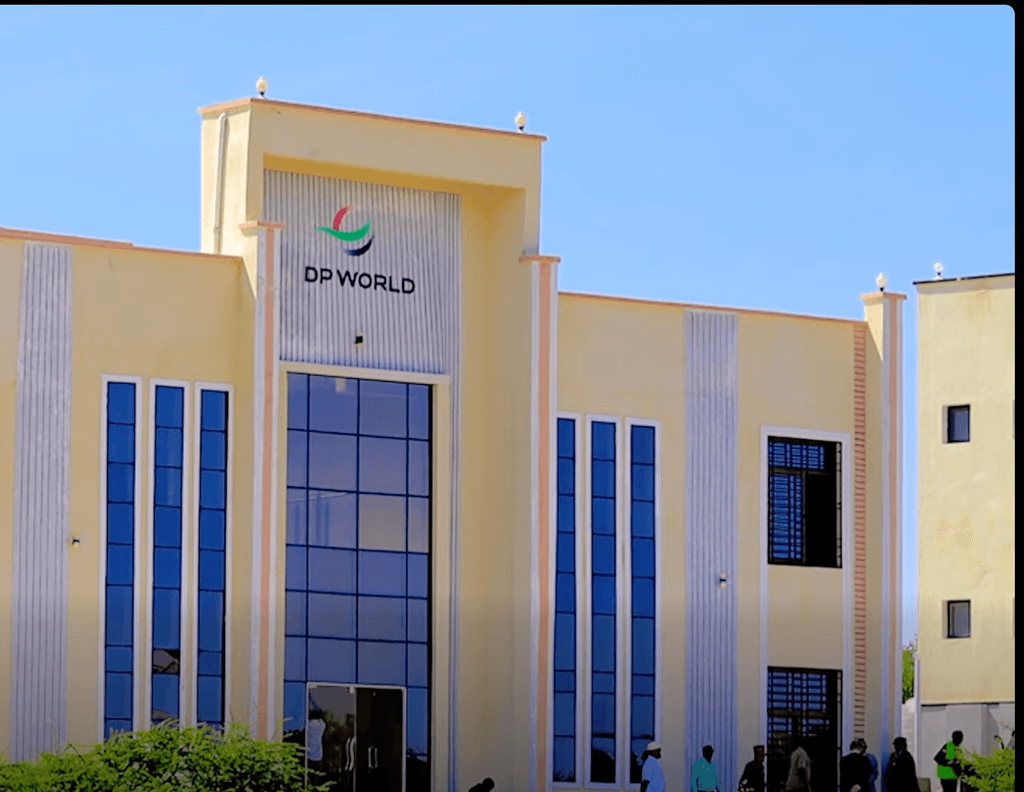 موانئ دبي العالمية تهدي مختبرا حديثا لجامعة الشيخ في صوماليلاند