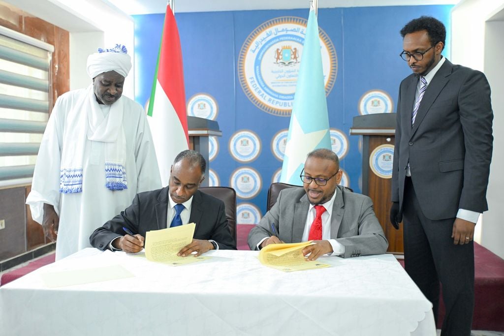 الصومال والسودان يوقعان إعفاءً متبادلاً من التأشيرات الدبلوماسية