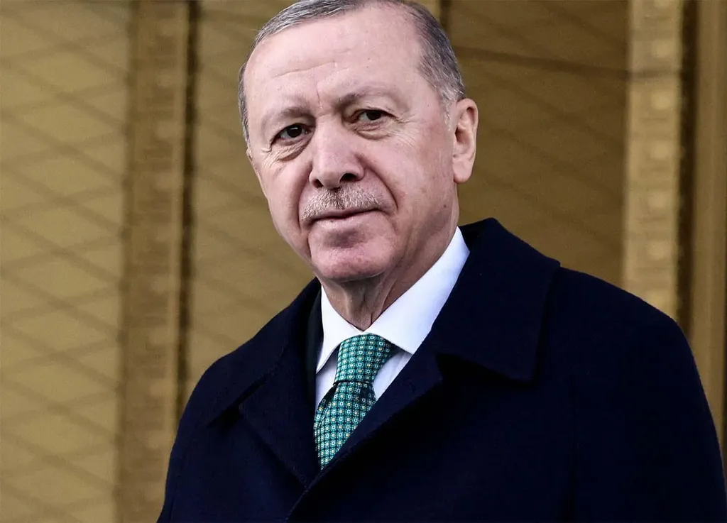 أردوغان يدشن مرحلة التنقيب البحري في الصومال بدعم عسكري ورسائل استراتيجية