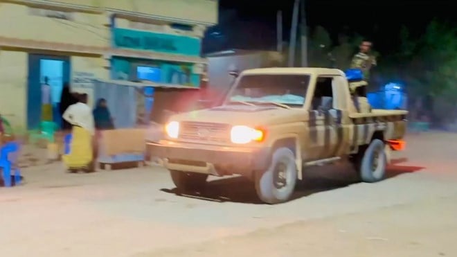 الرئيس الصومالي يحظر سيارات الدفع الرباعي المسلحة في مقديشو