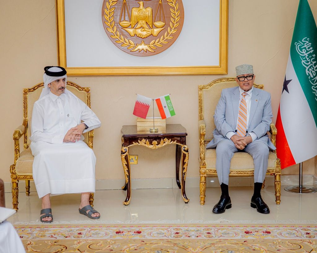 السفير القطري لدى الصومال يجري مباحثات مع رئيس صوماليلاند