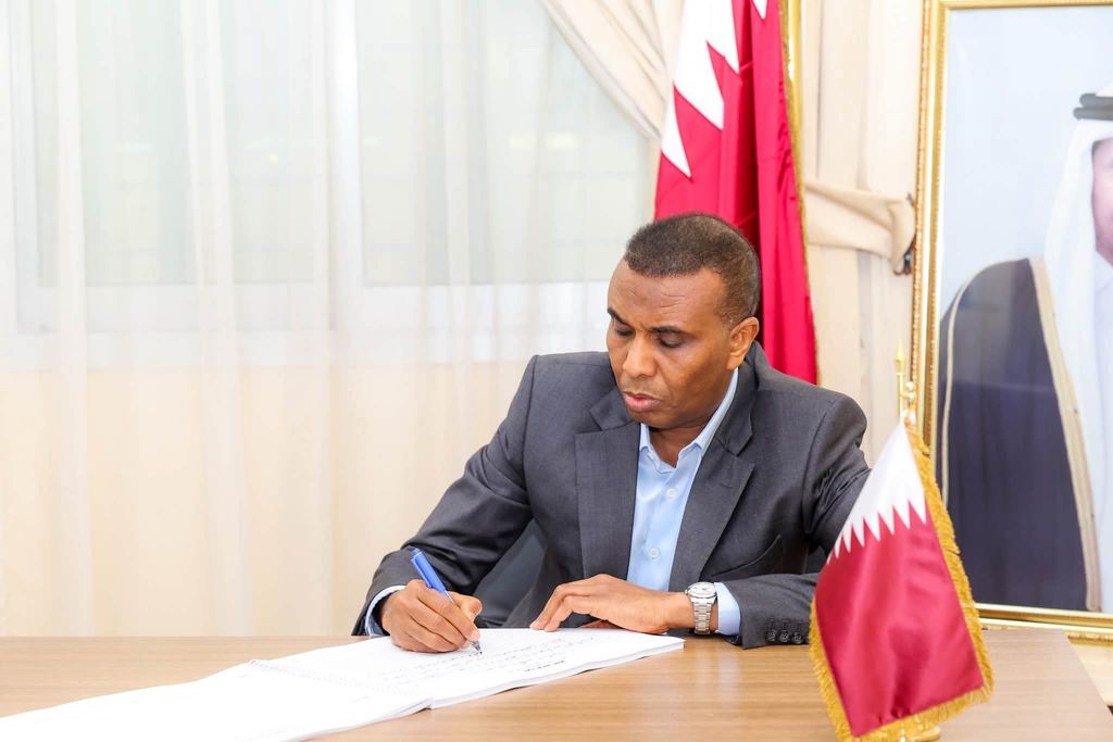 رئيس الوزراء الصومالي يعزي في وفاة أمير قطر السابق
