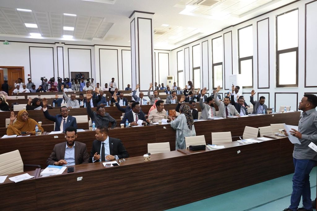 البرلمان الصومالي يوافق على اتفاقية مكافحة التبغ