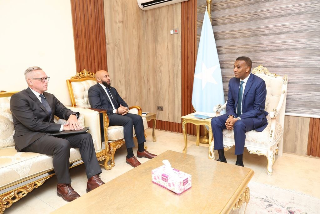 مقديشو: رئيس الوزراء الصومالي يبحث التعاون الأمني مع القائم بالأعمال الأميركي