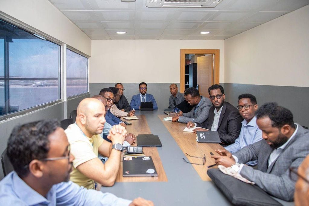 الصومال تراجع خطط تطوير البنية التحتية في مطار مقديشو الدولي