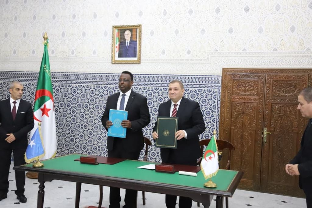 الصومال والجزائر توقّعان مذكرة تفاهم للتعاون القضائي