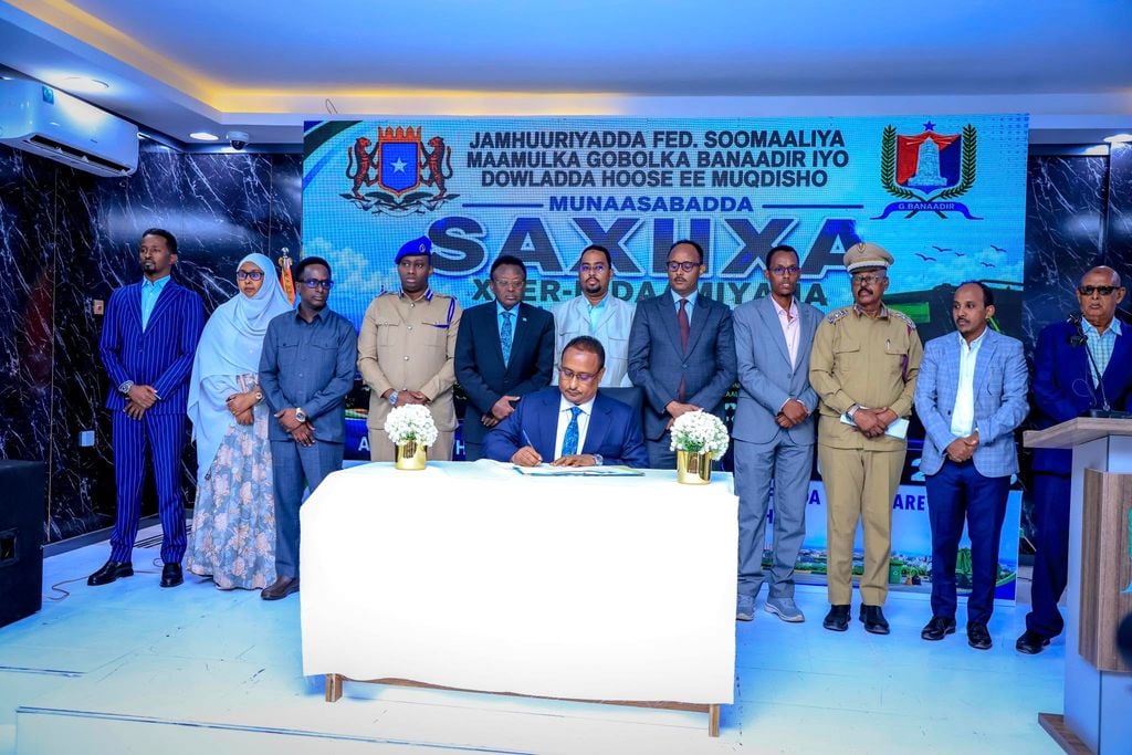 إدارة بنادر تعتمد أول قانون للنظافة في مقديشو