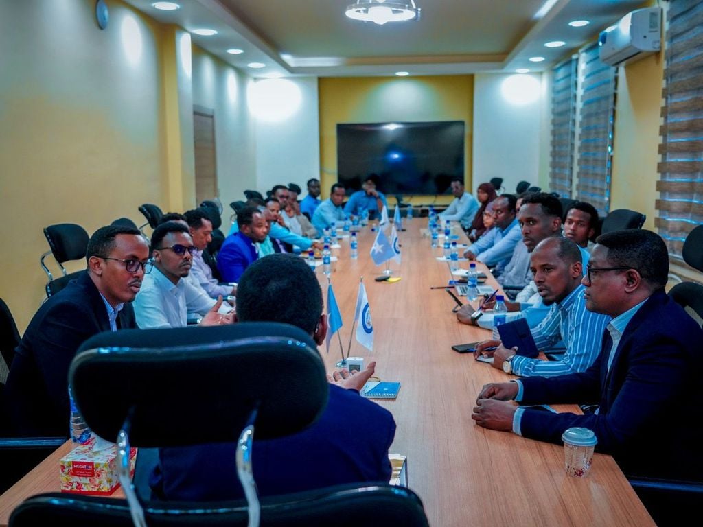 المحققون في الصومال يتلقون تدريبًا حول الامتثال القانوني والرقابة