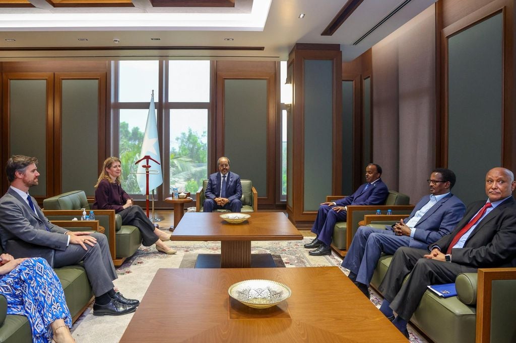 الرئيس الصومالي يلتقي وزيرة التنمية البريطانية لبحث الشراكة الأمنية والتحول الديمقراطي