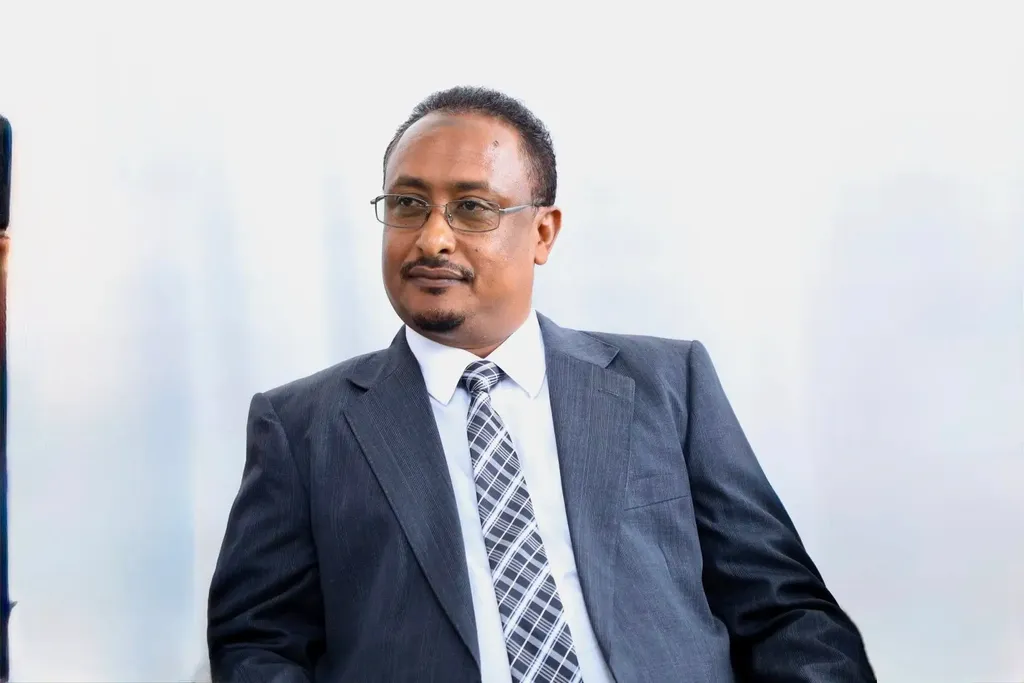 عمدة مقديشو يعلن ترشحه لانتخابات المجلس المحلي لإقليم بنادر.