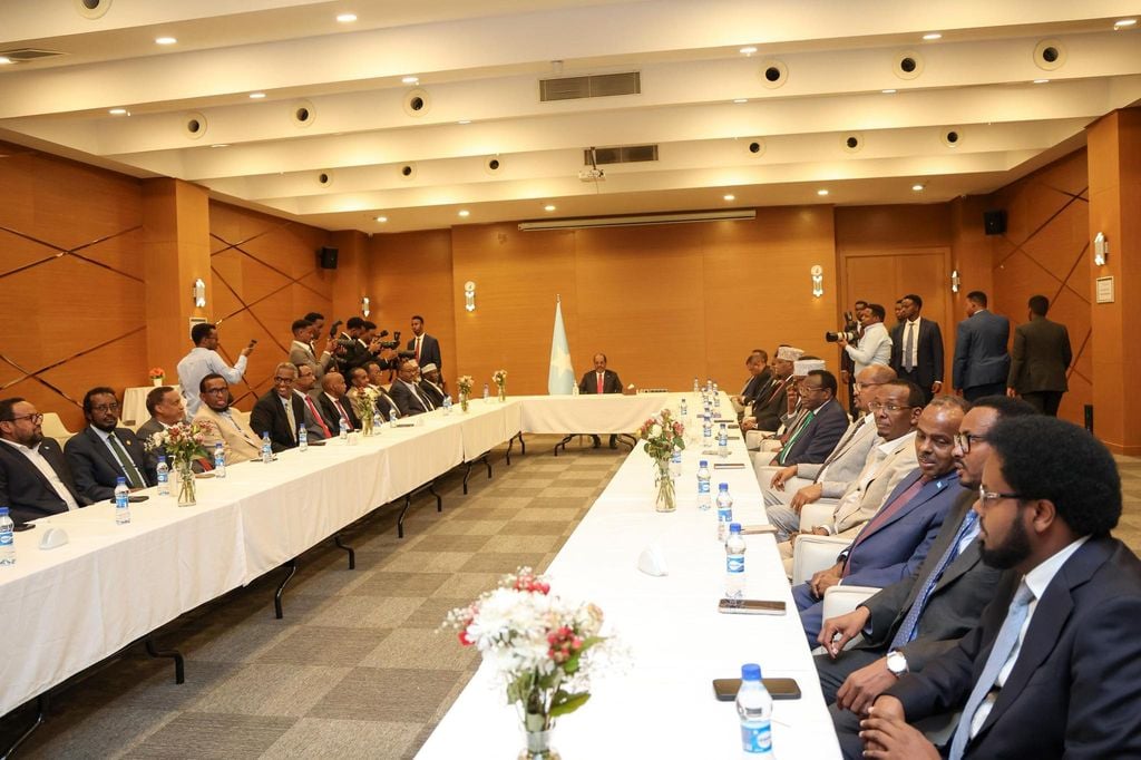 ملفّا الانتخابات والتعديلات الدستورية يتصدران الحوار بين الحكومة الصومالية والمعارضة
