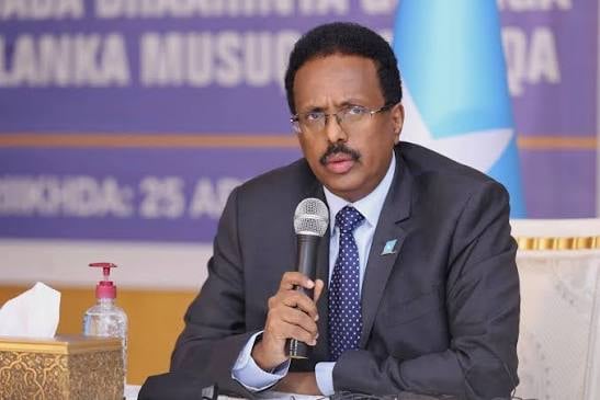 فرماجو يرحّب بإلغاء اتفاقيات الإمارات وسط تمسّك ولايتي صوماليلاند وبونتلاند بالتعاون معها 