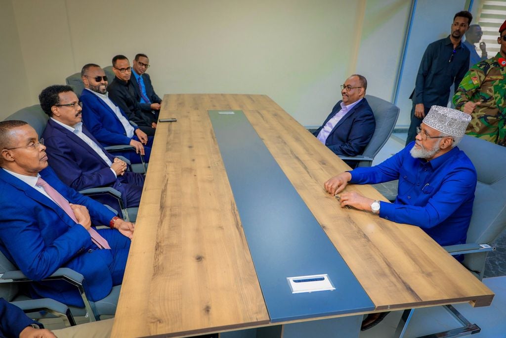 الصومال: فرماجو ودني ومدوبي يبحثون ملف الانتخابات في مقديشو