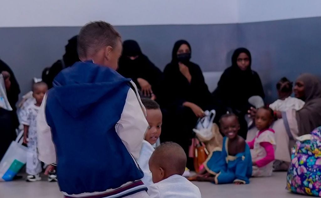 الصومال يعيد 160 من مواطنيه بينهم نساء وأطفال من اليمن