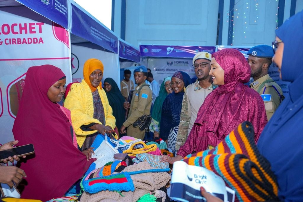 الصومال يحتفل باليوم العالمي للمرأة بإطلاق معرض للأعمال النسائية